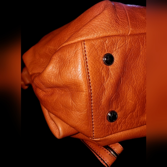 B. MAKOWSKY HOBO STYLE BAG - Picture 4 of 9